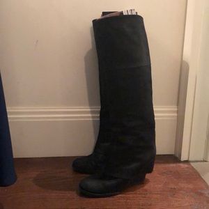Black wedge leather boot
